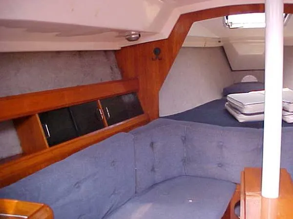 1985 Hunter 28.5 Sloop