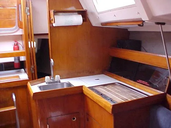 1985 Hunter 28.5 Sloop