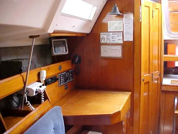 1985 Hunter 28.5 Sloop