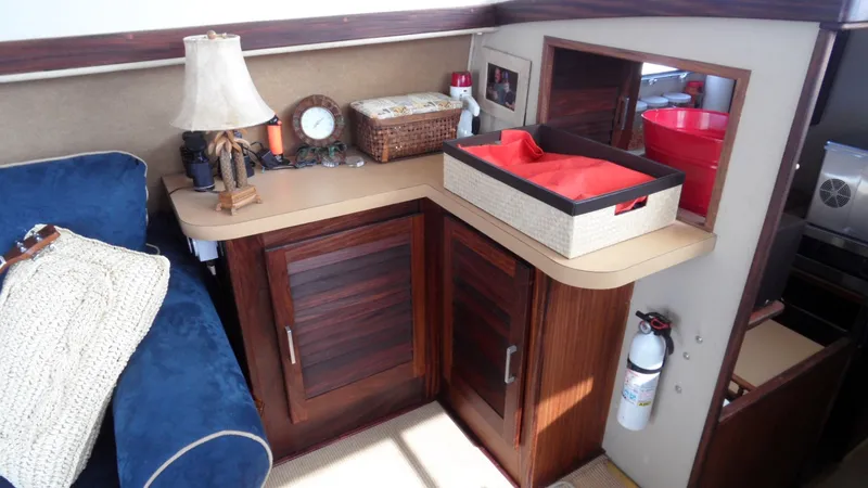 1982 Mainship Sedan