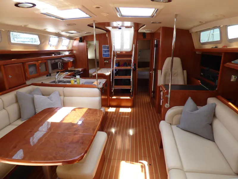 2009 Hunter 49