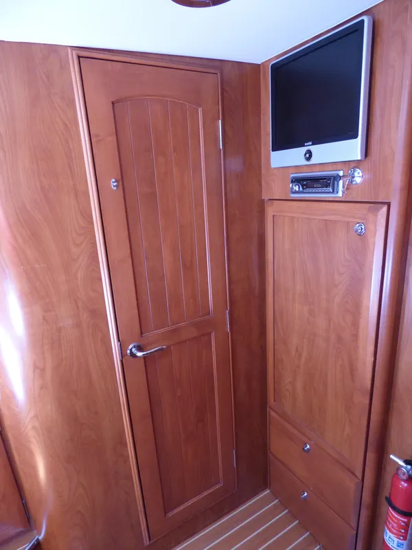 2009 Hunter 49