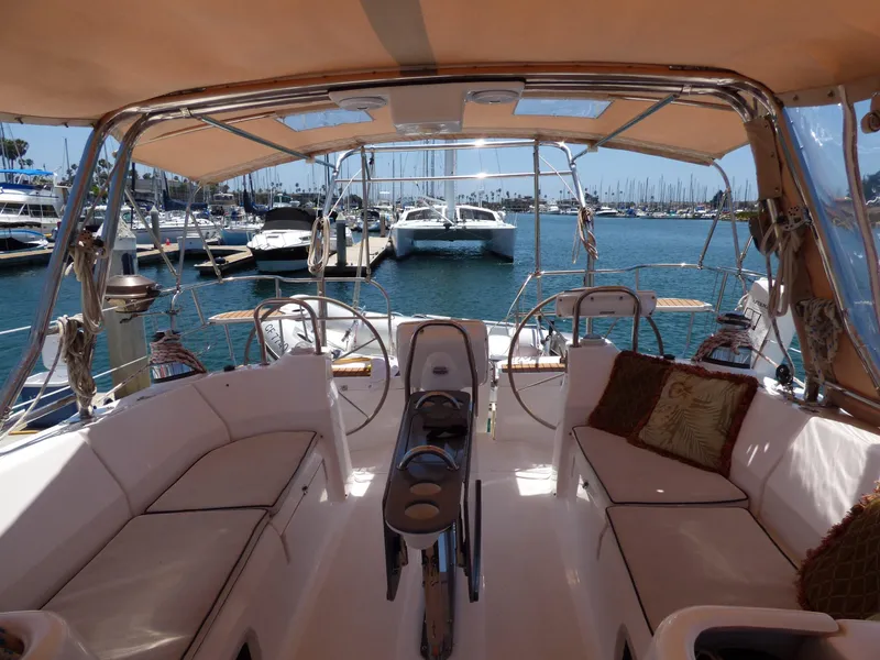 2009 Hunter 49