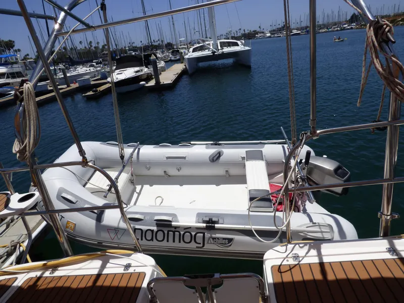 2009 Hunter 49