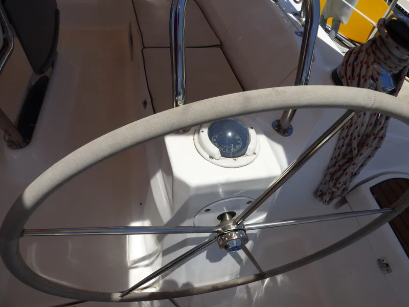 2009 Hunter 49