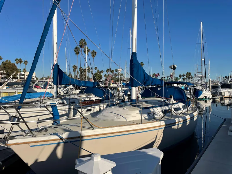1985 Catalina 36 ft. Sloop