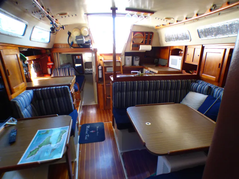 1985 Catalina 36 ft. Sloop