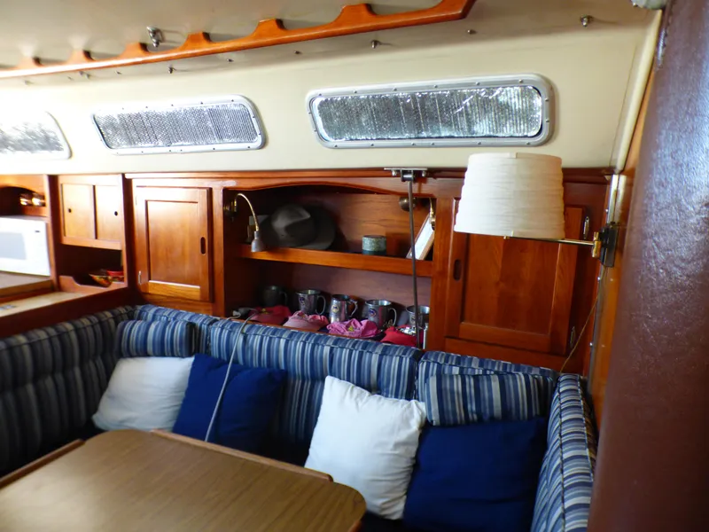 1985 Catalina 36 ft. Sloop