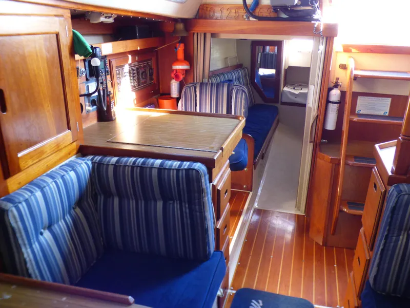 1985 Catalina 36 ft. Sloop