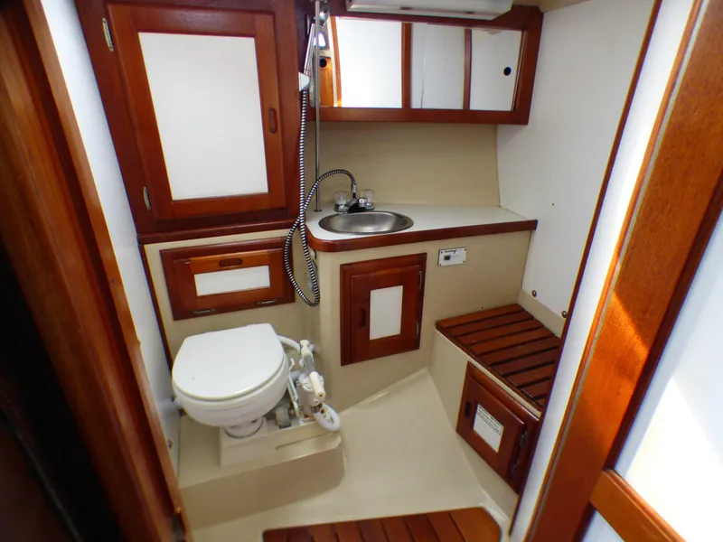 1985 Catalina 36 ft. Sloop