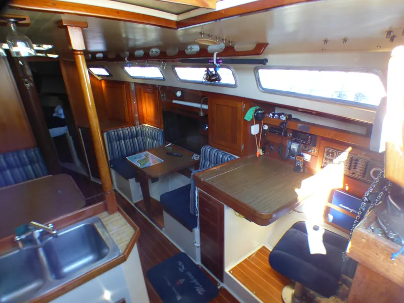 1985 Catalina 36 ft. Sloop