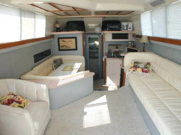 1990 Luhrs 3400