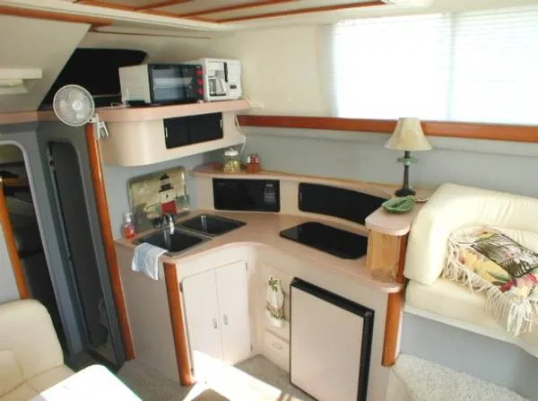 1990 Luhrs 3400