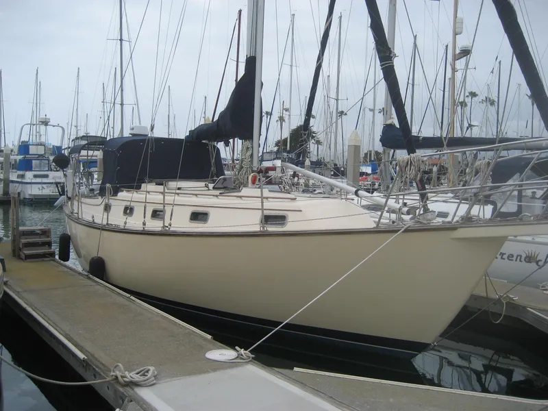 1992 Island Packet 35