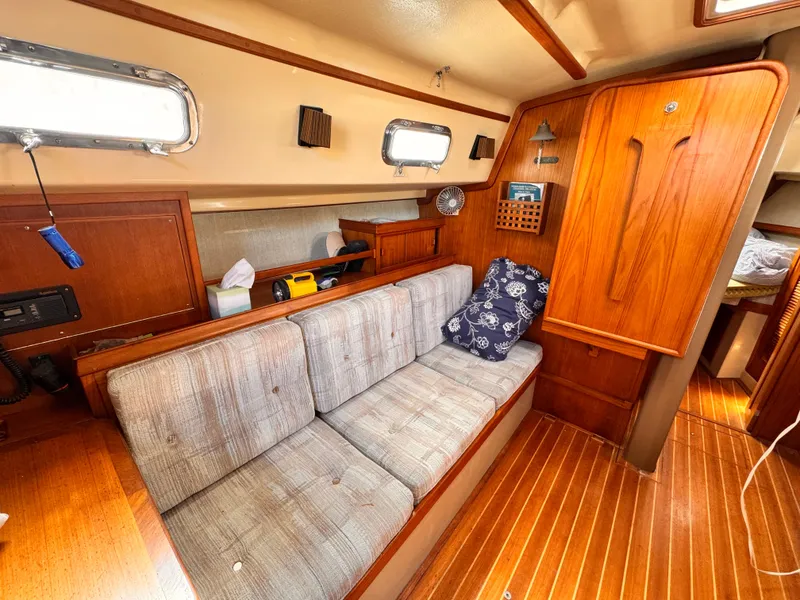 1992 Island Packet 35
