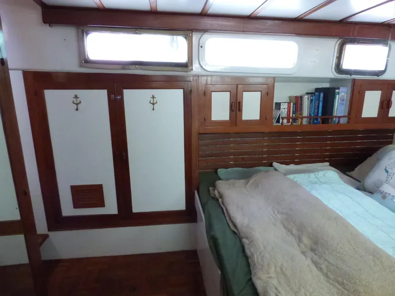1982 Roughwater 41