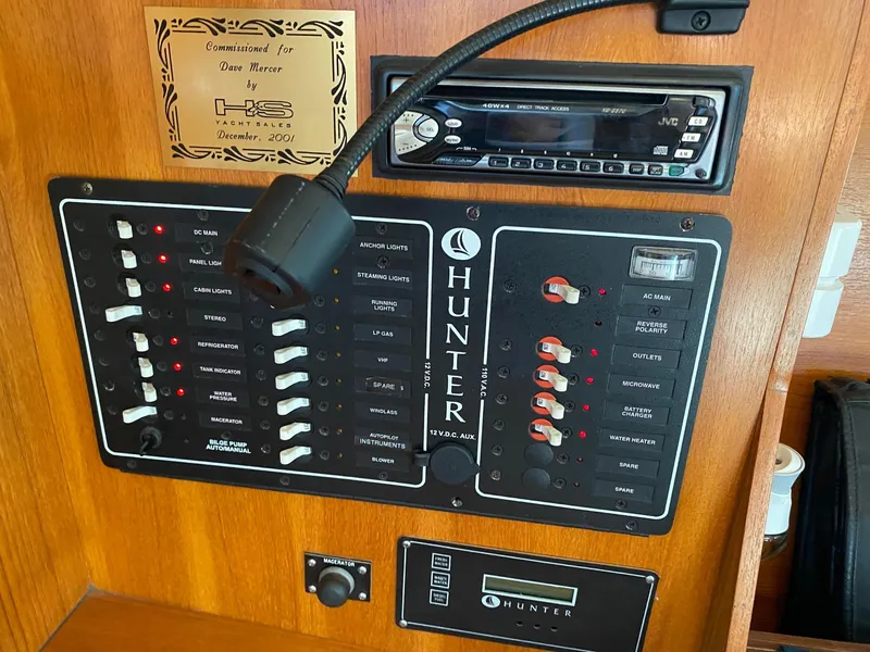 2002 Hunter 326
