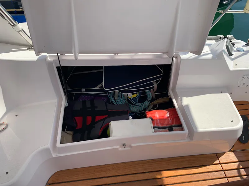 2012 Catalina 385
