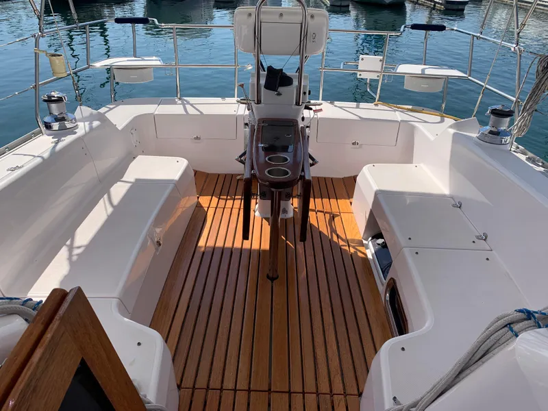 2012 Catalina 385