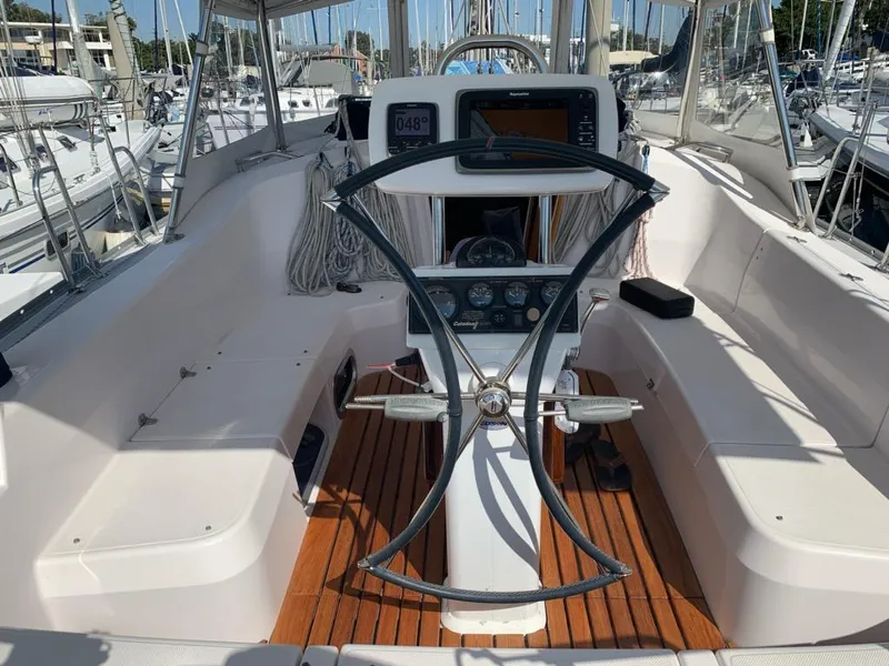 2012 Catalina 385
