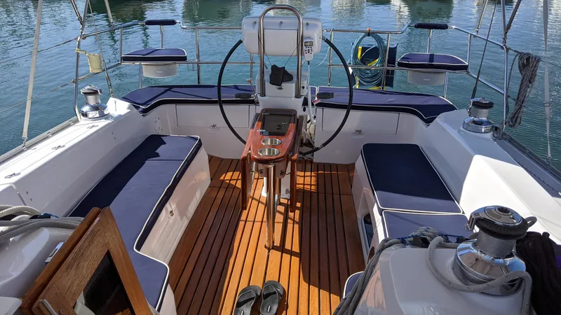 2012 Catalina 385
