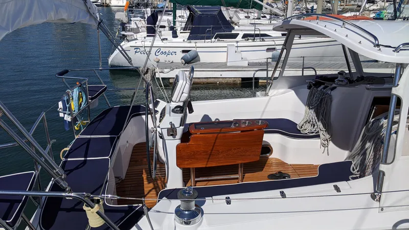 2012 Catalina 385
