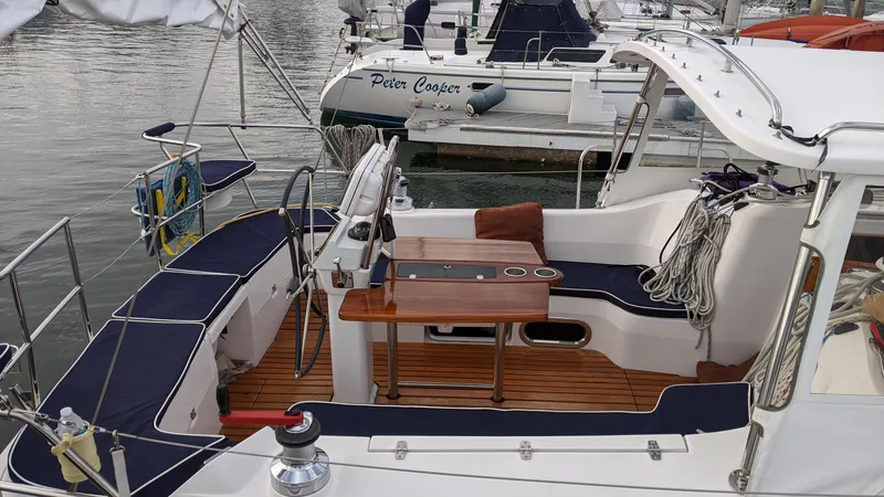 2012 Catalina 385