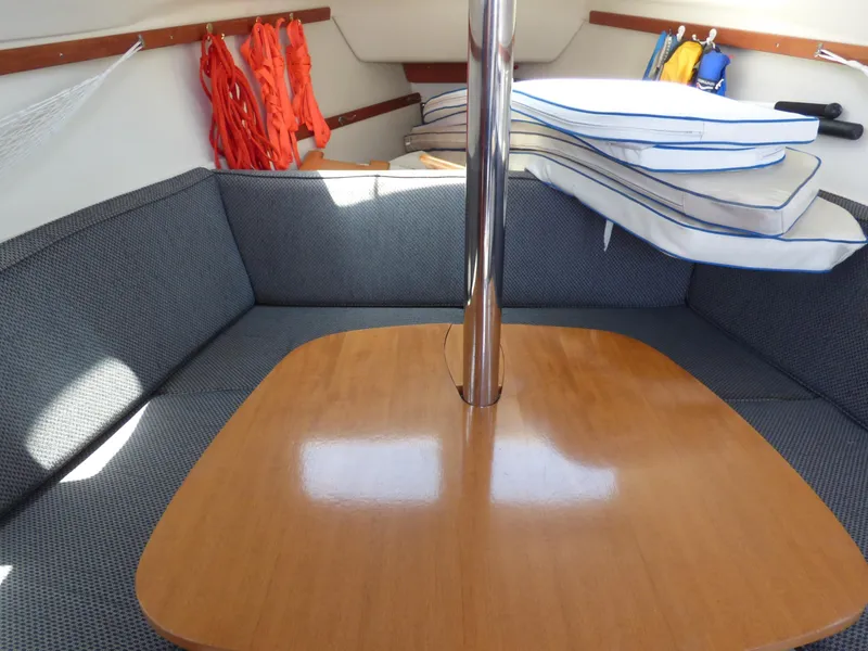 2000 Catalina 250