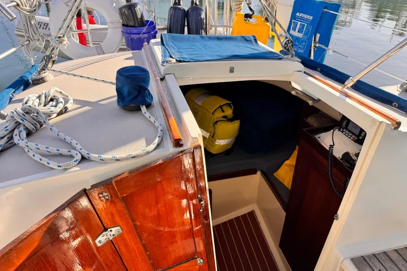 1979 O'Day 37 Center Cockpit sailboat interior with ropes and safety equipment.