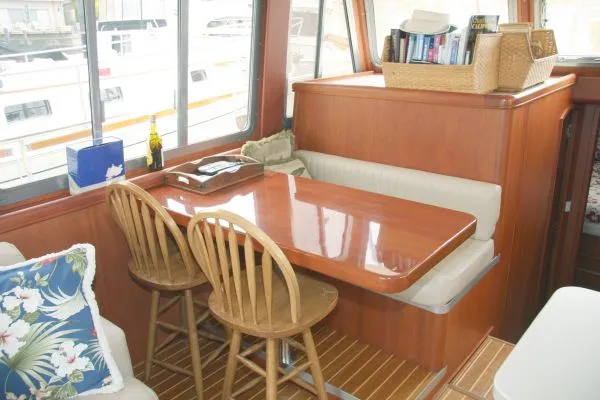 2004 Mainship 400 Trawler