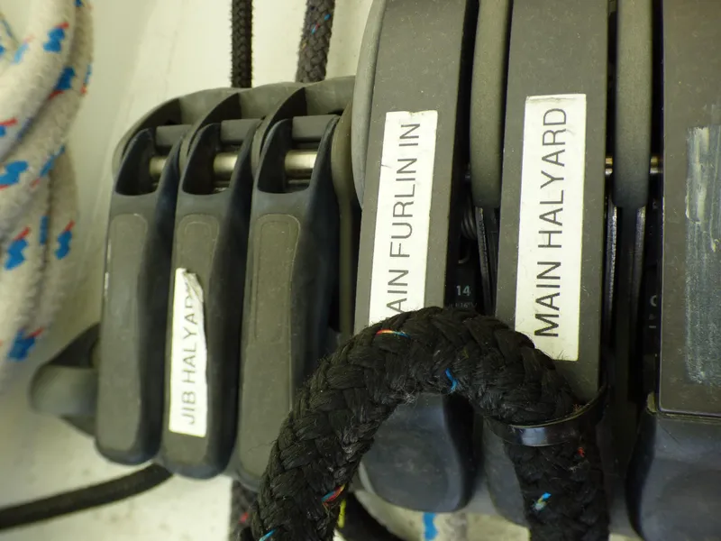 2011 Jeanneau 42 DS