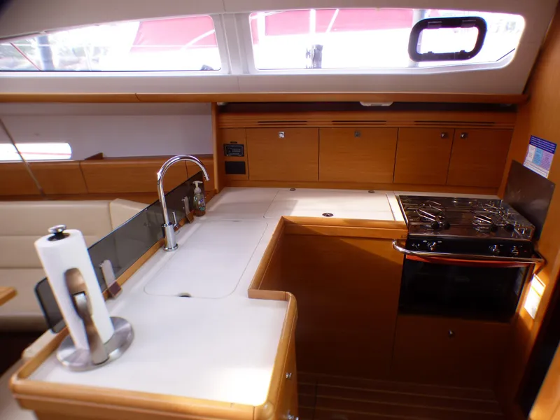 2011 Jeanneau 42 DS