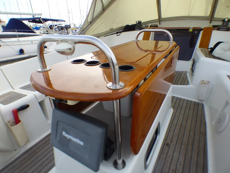 2011 Jeanneau 42 DS