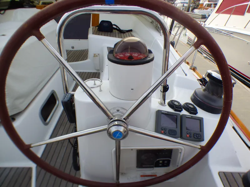 2011 Jeanneau 42 DS