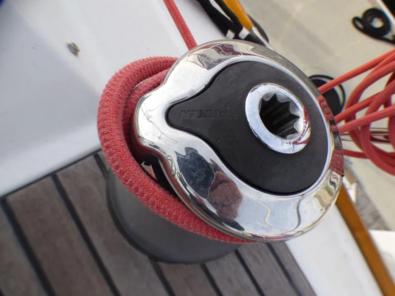 2011 Jeanneau 42 DS
