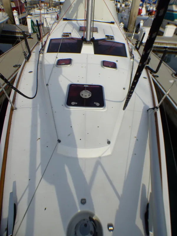 2011 Jeanneau 42 DS