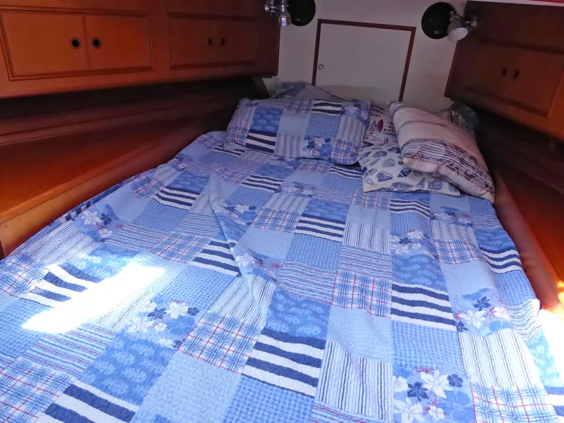 V  Berth