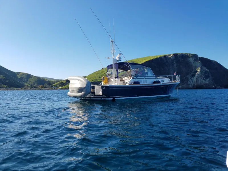 Grand Banks East Bay 38