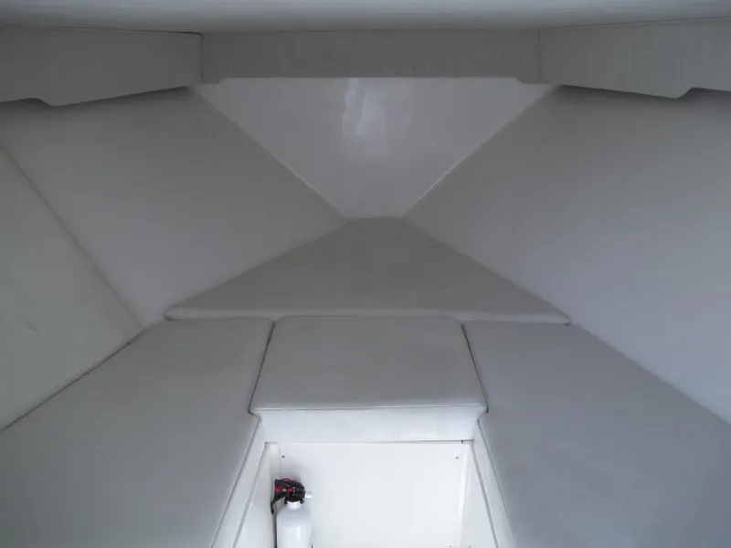 Forward V Berth