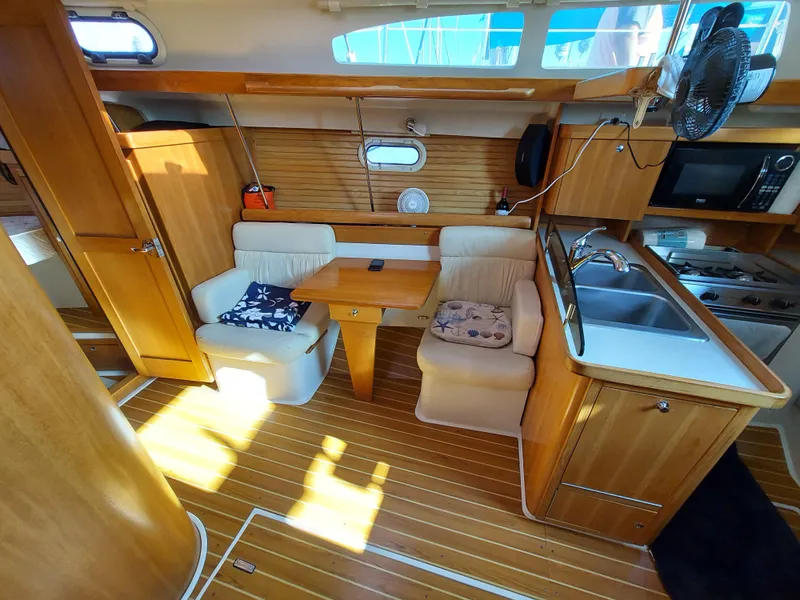 2008 Catalina 350 MkII