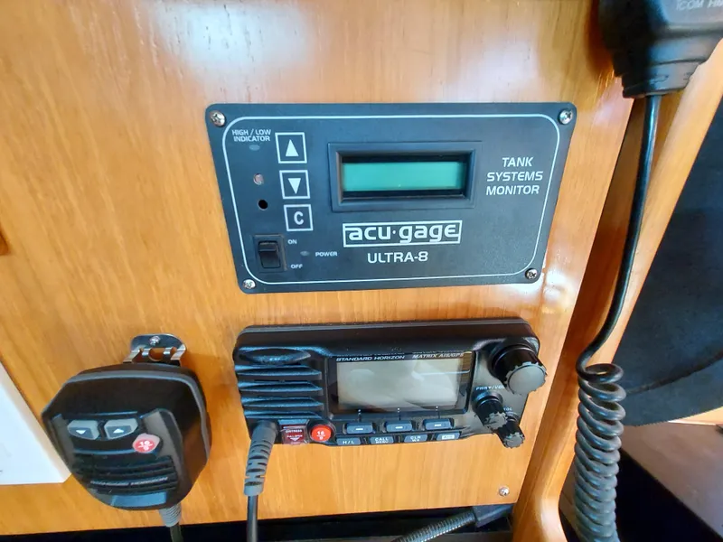 VHF Radio w/ DSC