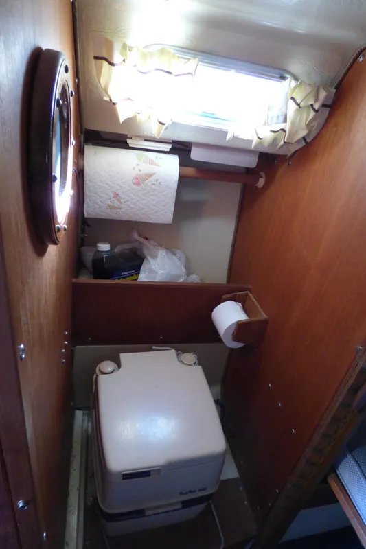 1984 Catalina 25 Standard Rig Sloop
