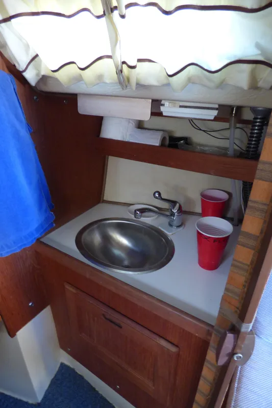 1984 Catalina 25 Standard Rig Sloop