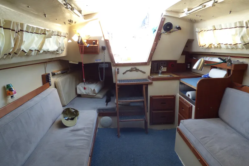 1984 Catalina 25 Standard Rig Sloop