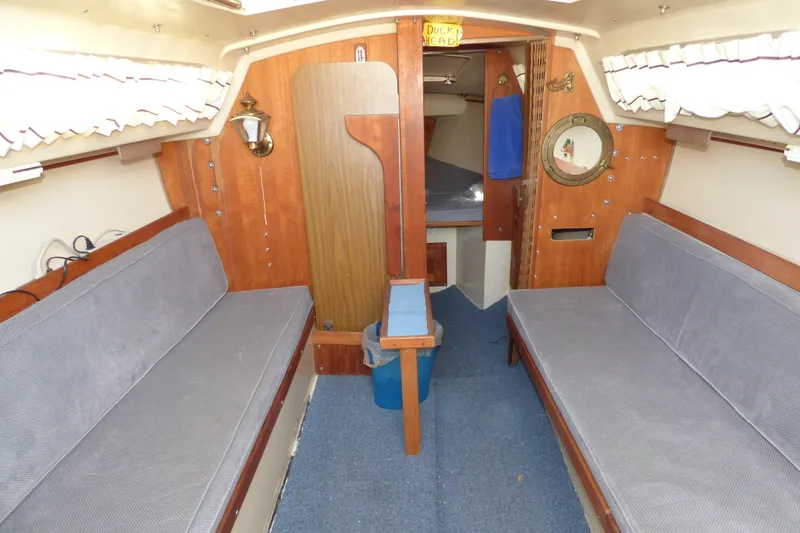 1984 Catalina 25 Standard Rig Sloop