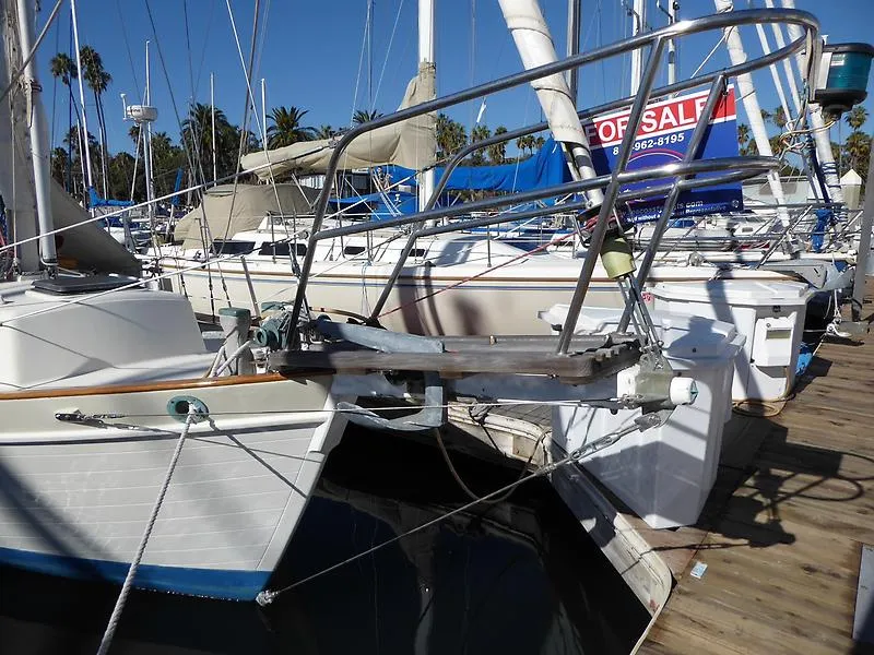 1983 Pacific Seacraft Orion 27