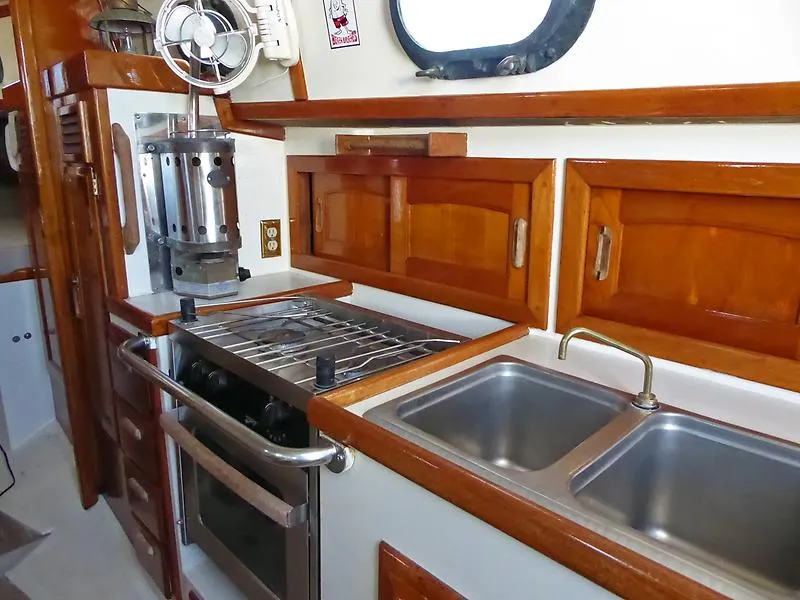 1983 Pacific Seacraft Orion 27