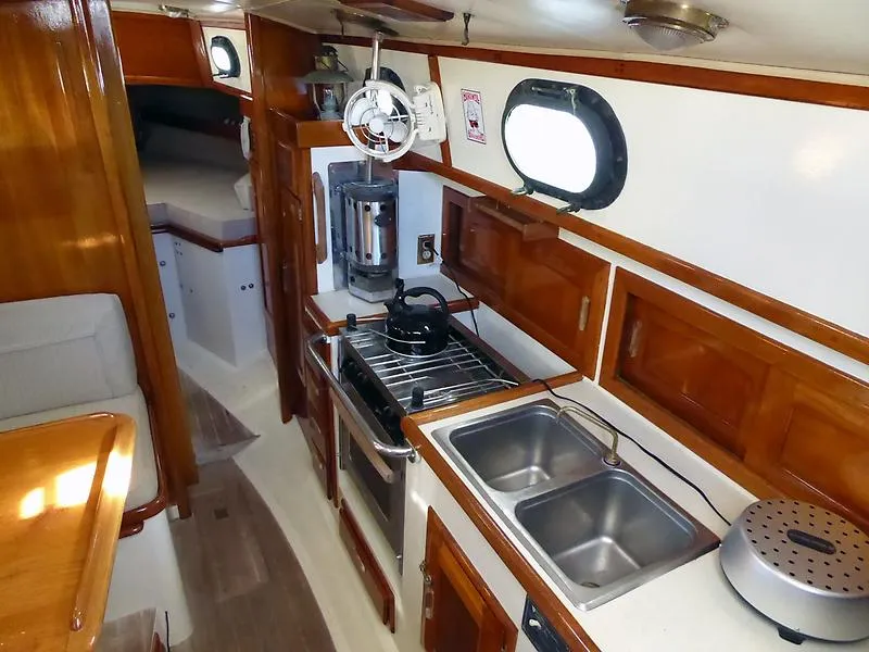 1983 Pacific Seacraft Orion 27