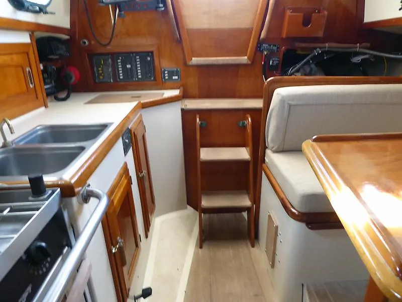 1983 Pacific Seacraft Orion 27