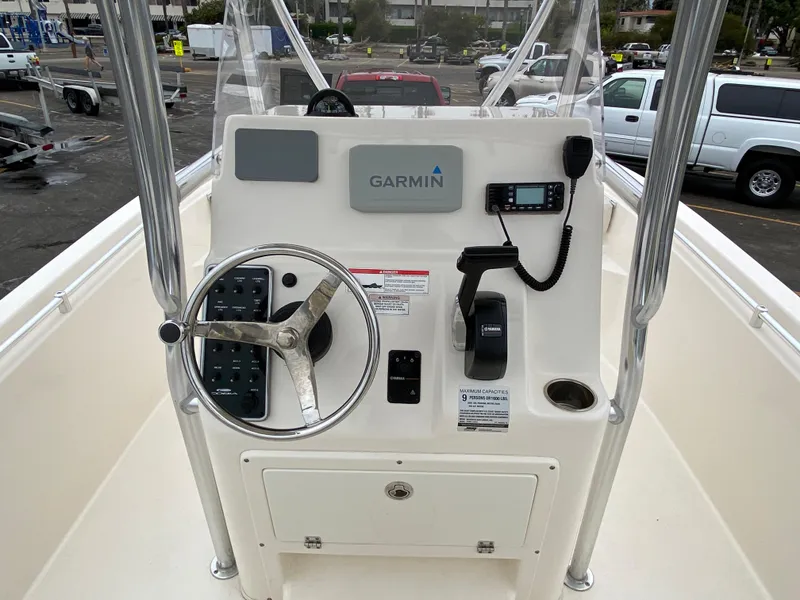 2018 Cobia 220